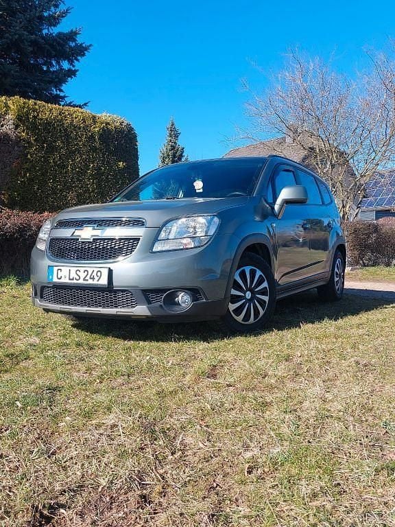 Gebraucht Chevrolet Orlando 141 PS (103 kW) 2011 Grau Van / Kleinbus