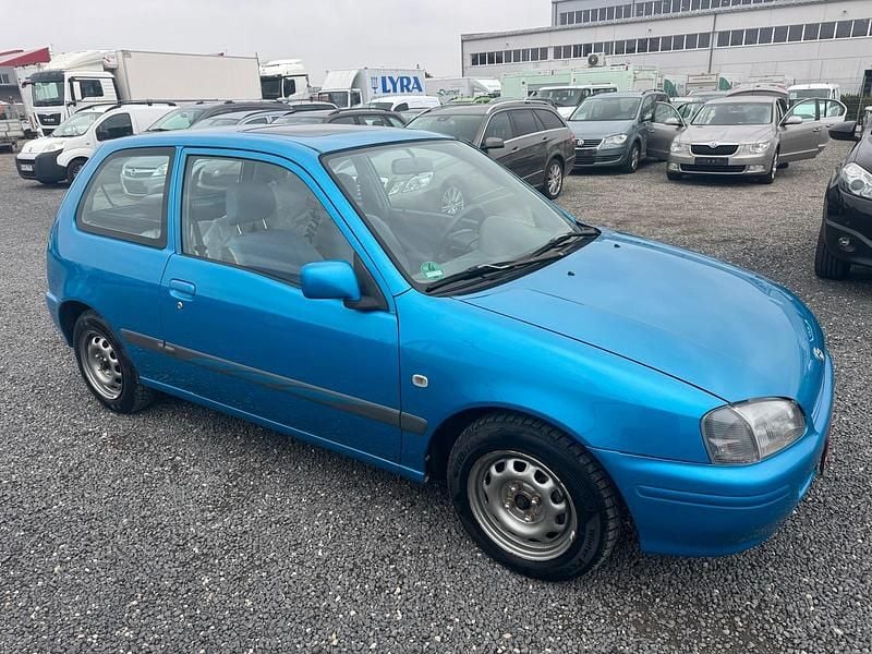 Gebraucht Toyota Starlet 75 PS (55 kW) 1997 Blau Kleinwagen