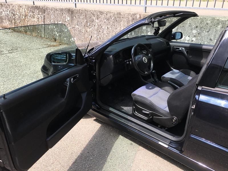 Gebraucht VW Golf Cabriolet 90 PS (66 kW) 2000 Blau Cabrio