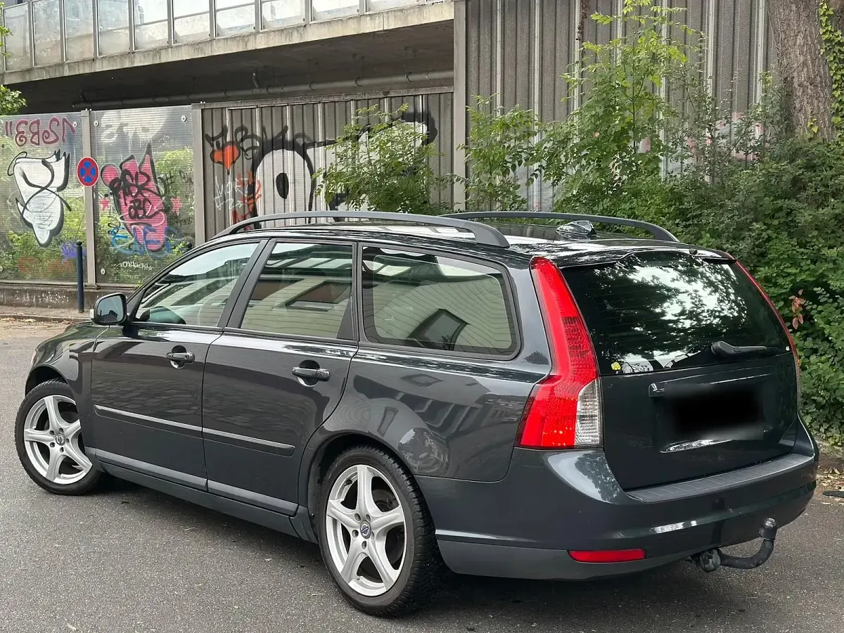 Gebraucht Volvo V50 110 PS (80 kW) 2011 Grau Kombi