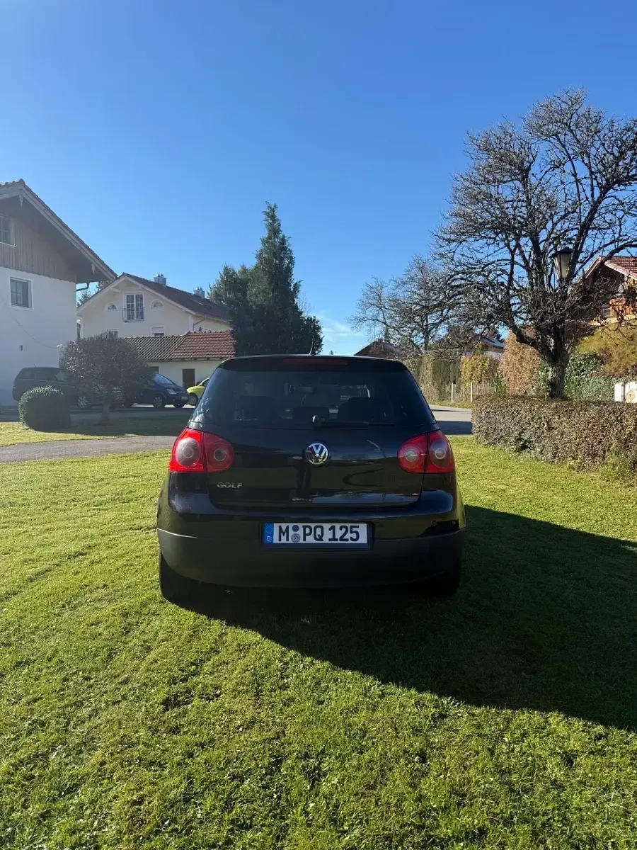 Gebraucht VW Golf V 75 PS (55 kW) 2008 Schwarz Kleinwagen