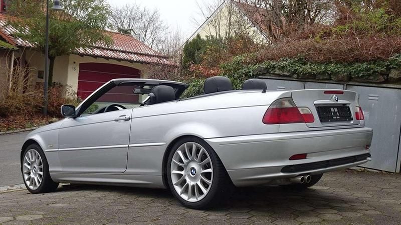 Titansilber Gebraucht 2001 BMW 320 Cabriolet Sport Line Cabrio | 3.890 € (Superpreis) - Bild 1/4