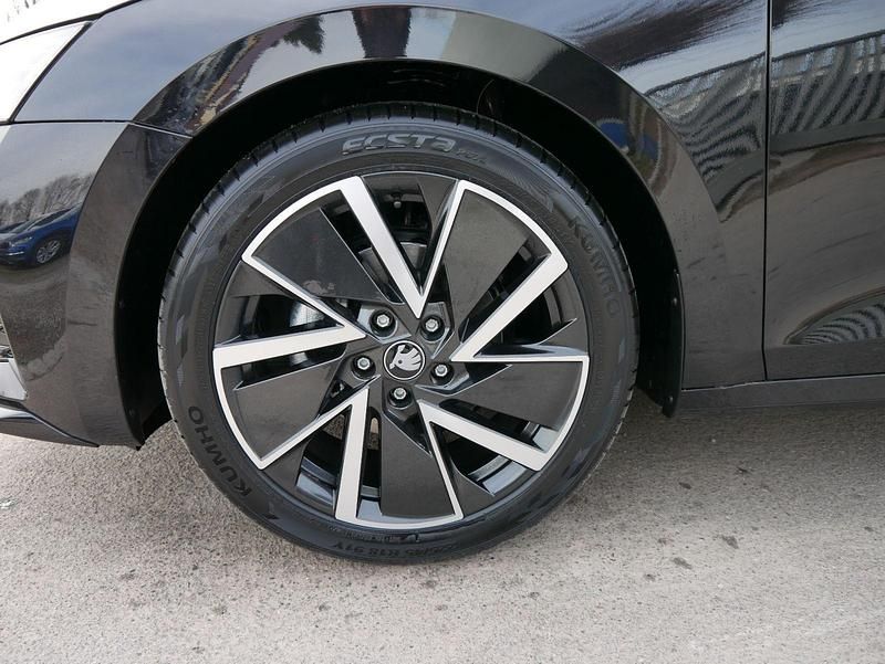Neu Skoda Octavia SportLine 150 PS (110 kW) 2026 Blackmagic perleffekt Kombi