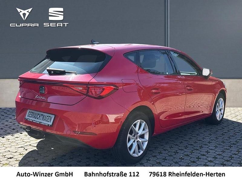 Gebraucht Seat Leon Style 131 PS (96 kW) 2021 Rot Limousine
