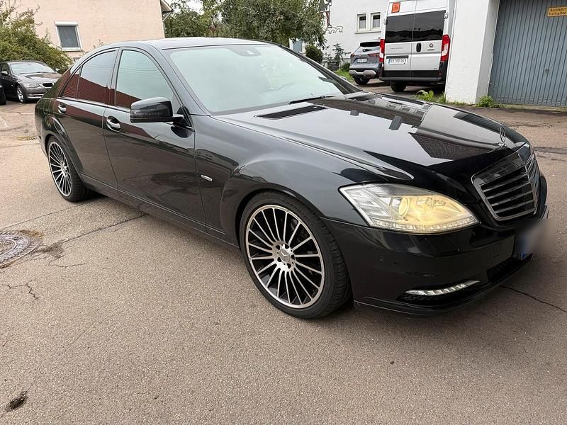 Schwarz Gebraucht 2011 Mercedes S350 Limousine | 14.500 € (Fairer Preis) - Bild 1/4