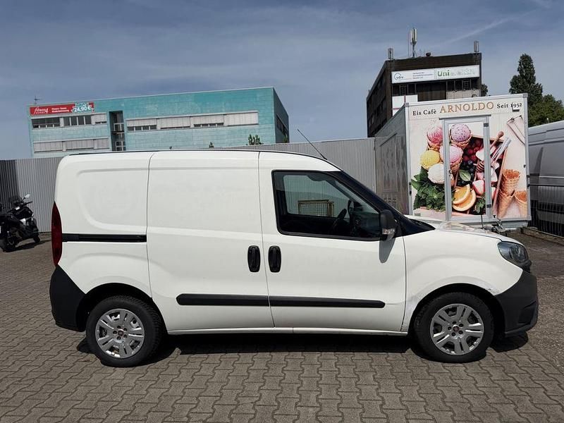 Gebraucht Fiat Doblò Basis 80 PS (58 kW) 2016 Weiß Van / Kleinbus