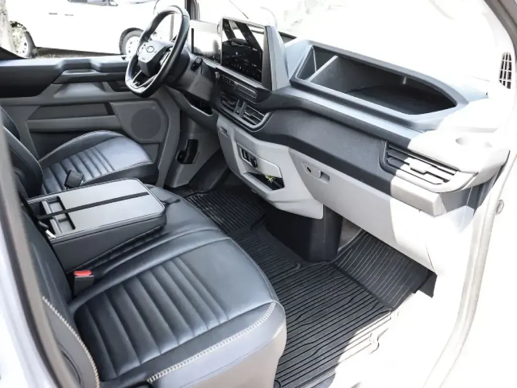 Gebraucht Ford Transit Custom 170 PS (125 kW) 2025 Fancygrau Van