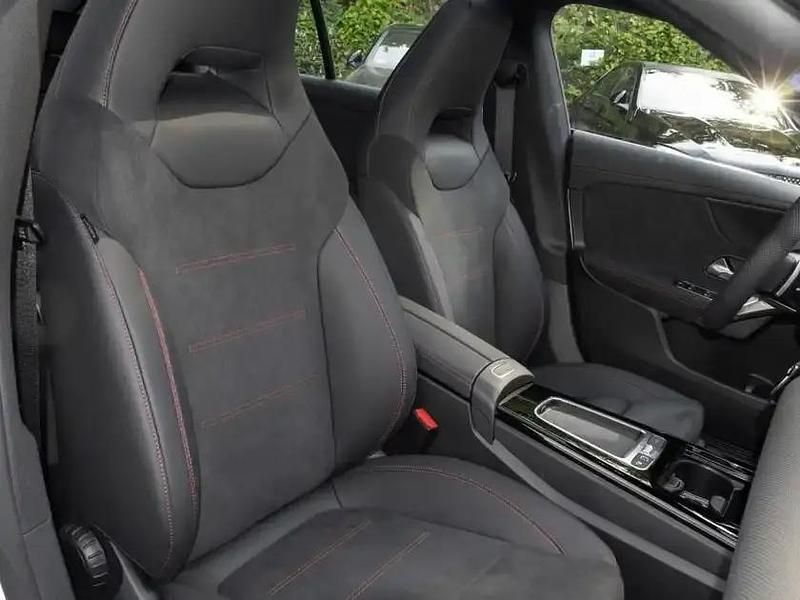 Gebraucht Mercedes CLA200 163 PS (119 kW) 2025 Weiss unilack polarweiss Kombi