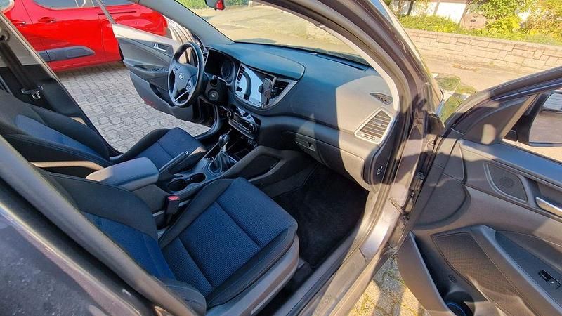 Gebraucht Hyundai Tucson Trend 177 PS (130 kW) 2015 Grau SUV