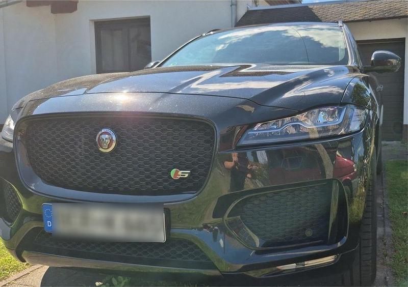 Schwarz Gebraucht 2016 Jaguar F-Pace S SUV | 22.500 € (Guter Preis) - Bild 1/4