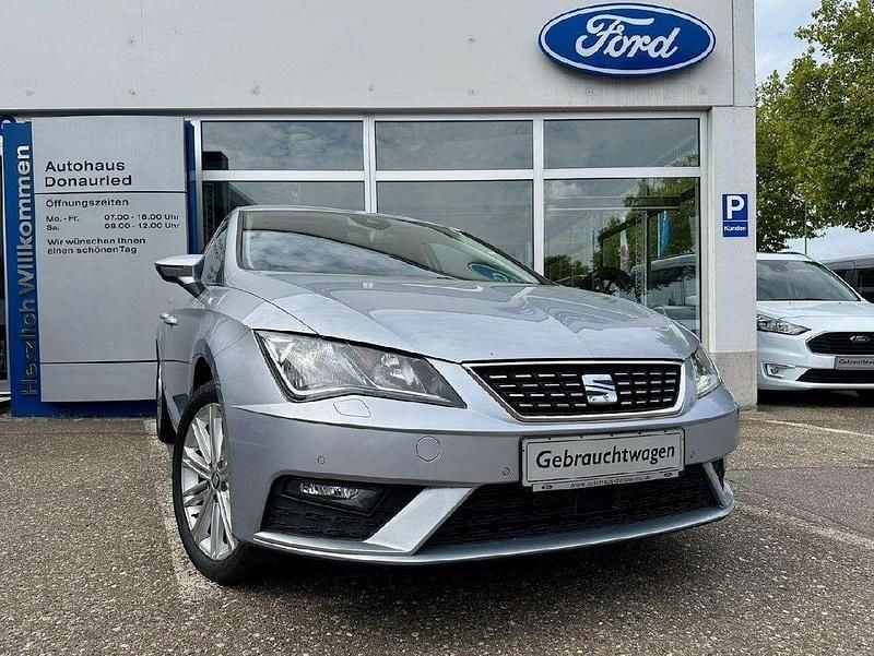 "urban" silber Gebraucht 2018 Seat Leon XCELLENCE Limousine | 13.990 € (Fairer Preis) - Bild 1/4