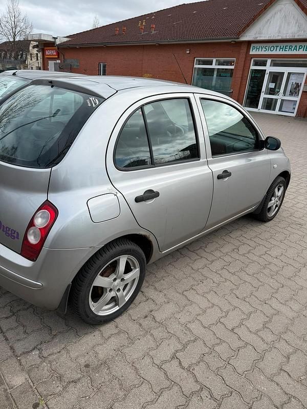 Gebraucht Nissan Micra 82 PS (60 kW) 2006 Silber Kleinwagen