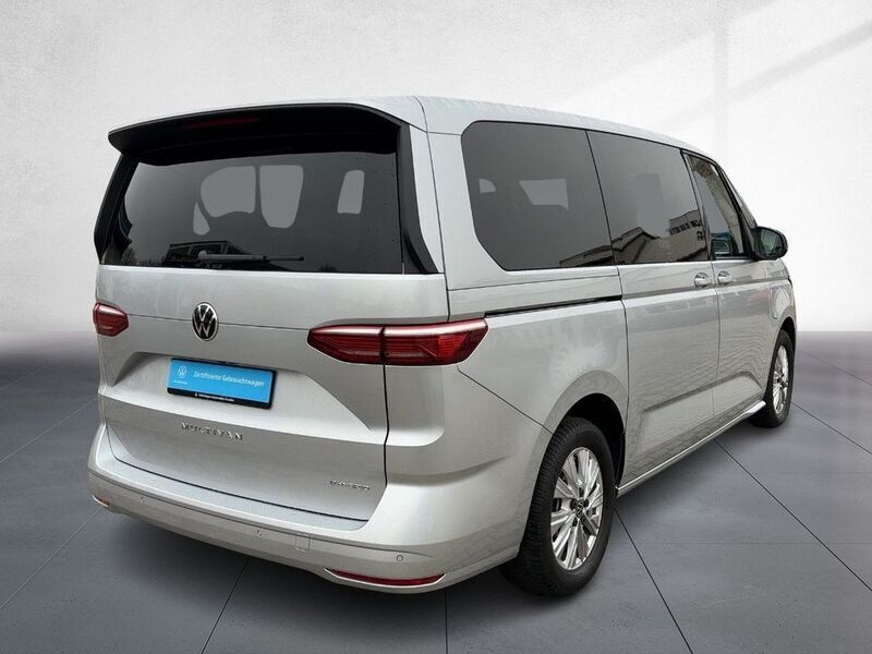 Gebraucht VW T7 Life 150 PS (110 kW) 2023 Reflexsilber metallic Van