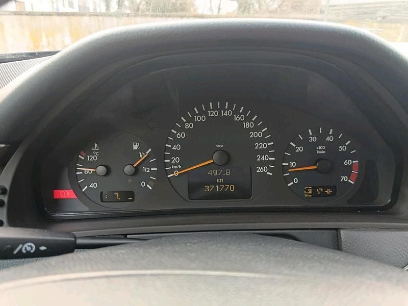 Second-hand Mercedes E240 170 CP (125 kW) 2002 Gri Break