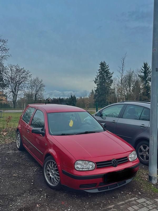 Gebraucht VW Golf IV 90 PS (66 kW) 2002 Rot Kleinwagen