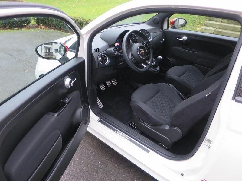 Gebraucht Abarth 595C 165 PS (121 kW) 2022 Schwarz Cabrio