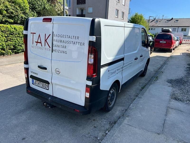 Second-hand Opel Vivaro 95 CP (69 kW) 2017 Alb Monovolum