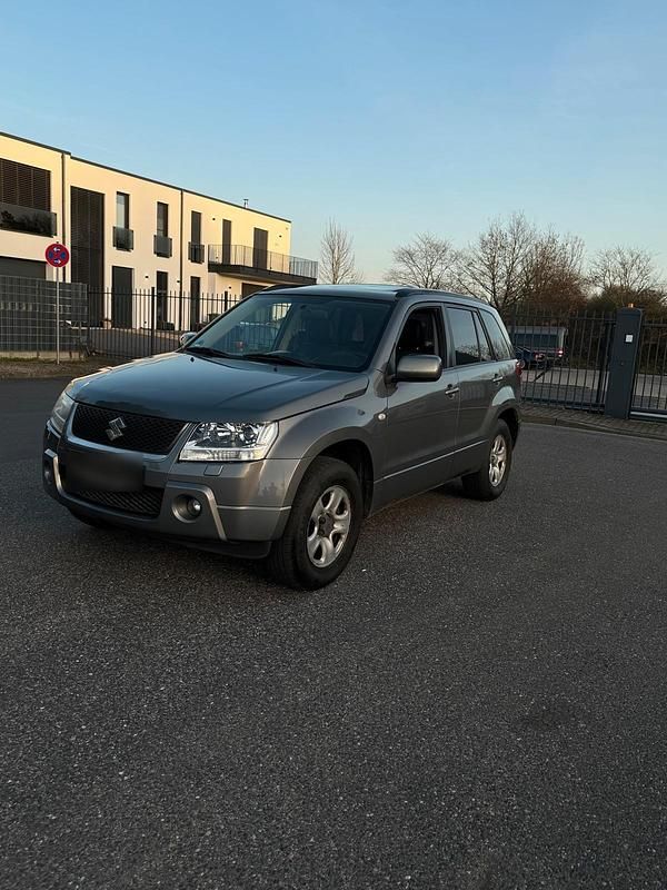 Gebraucht Suzuki Grand Vitara 140 PS (102 kW) 2007 Grau SUV