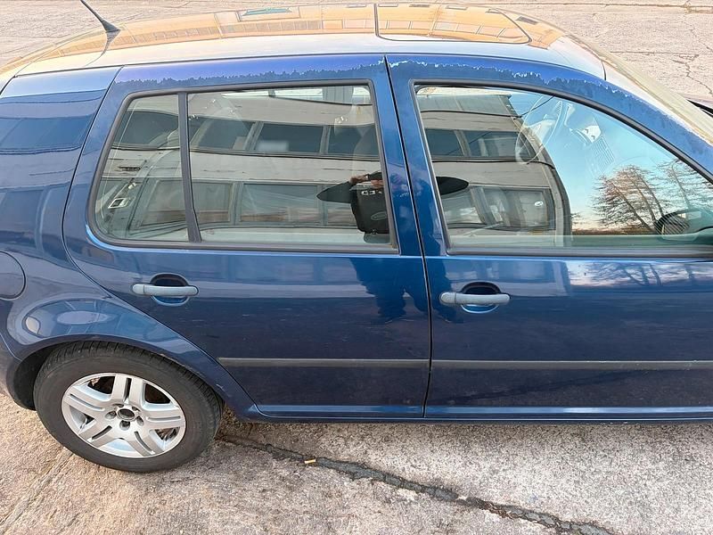 Gebraucht VW Golf IV 105 PS (77 kW) 2002 Blau Kleinwagen