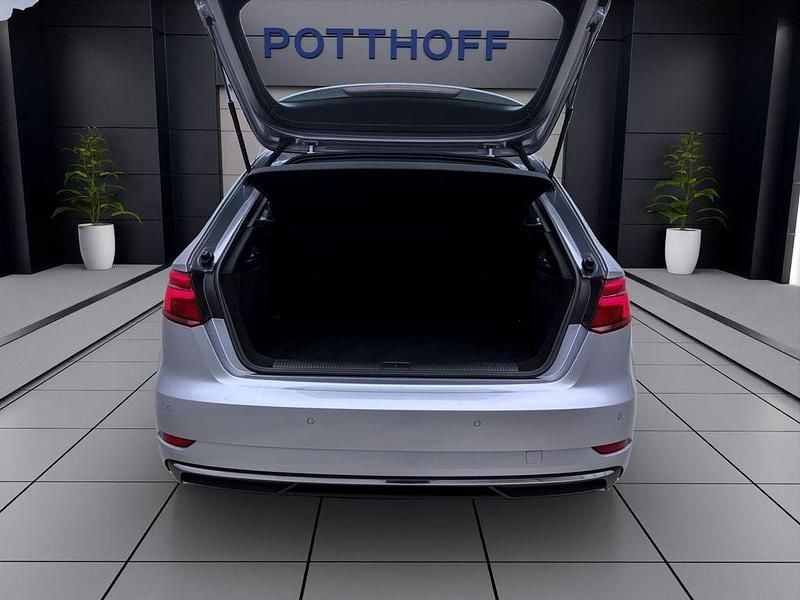 Gebraucht Audi A3 Design 131 PS (96 kW) 2020 Silber Limousine