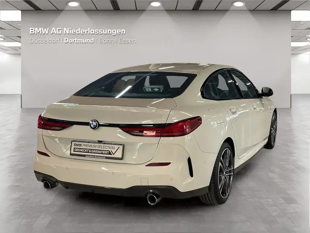 Gebraucht BMW 218 M Sport 150 PS (110 kW) 2021 Weiß Coupé