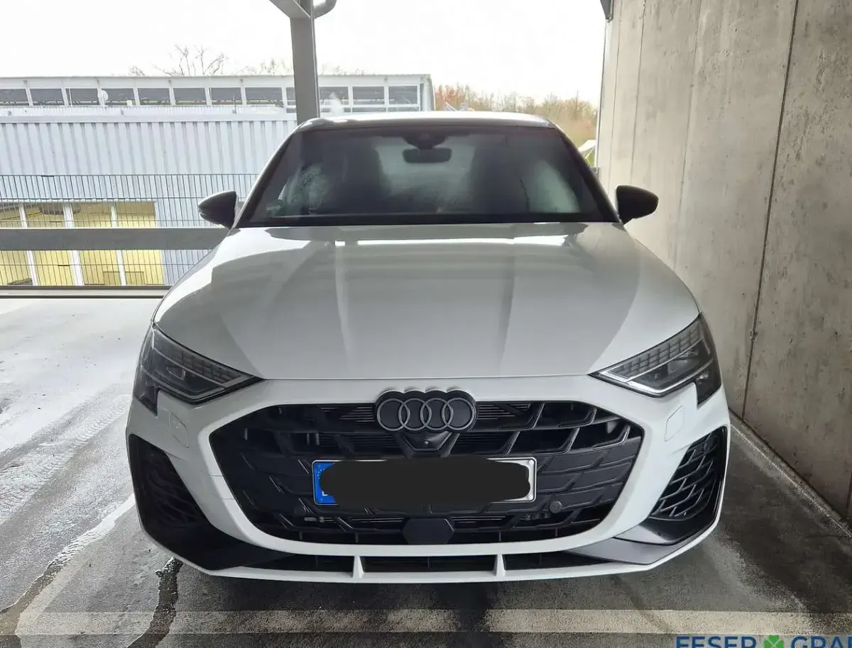 Gebraucht Audi S3 333 PS (244 kW) 2025 Gletscherweiß Limousine