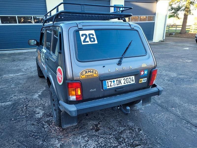 Gebraucht Lada niva 83 PS (61 kW) 2019 Braun SUV