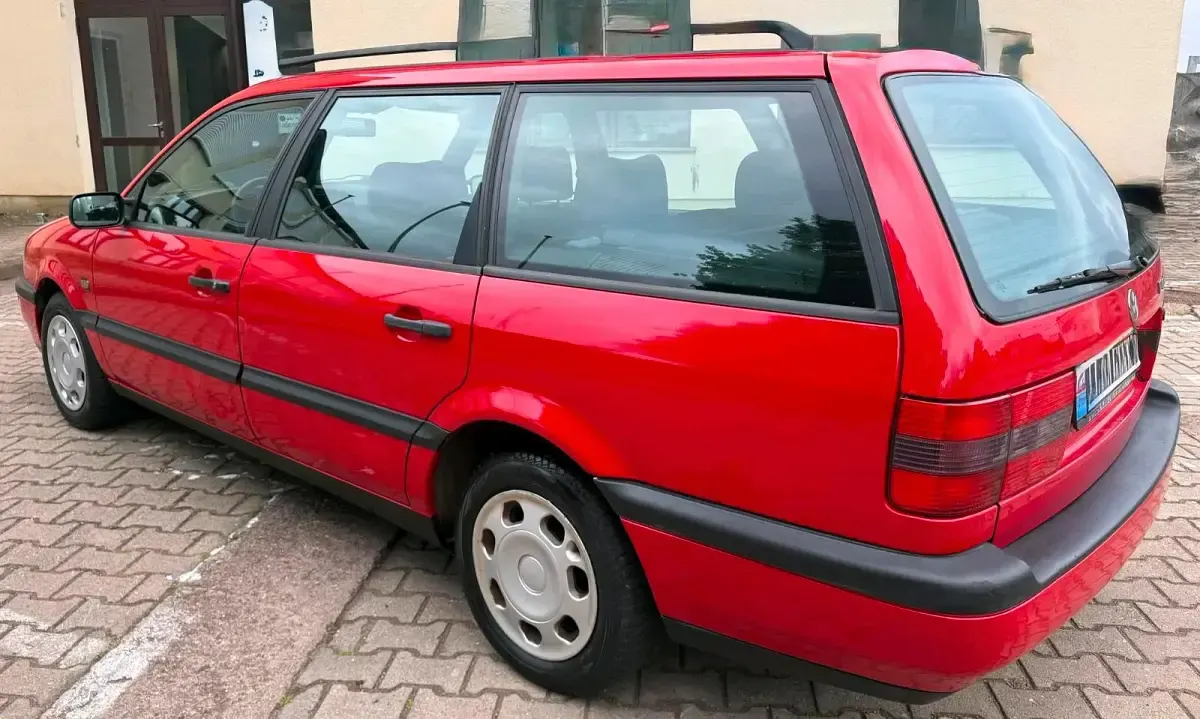 Gebraucht VW Passat 90 PS (66 kW) 1995 Rot Kombi