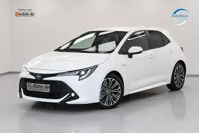 Gebraucht Toyota Corolla Club 122 PS (89 kW) 2019 Weiß Limousine
