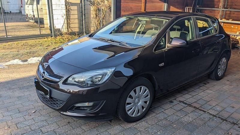 Braun Gebraucht 2015 Opel Astra Limousine | 6.400 € (Superpreis) - Bild 1/4