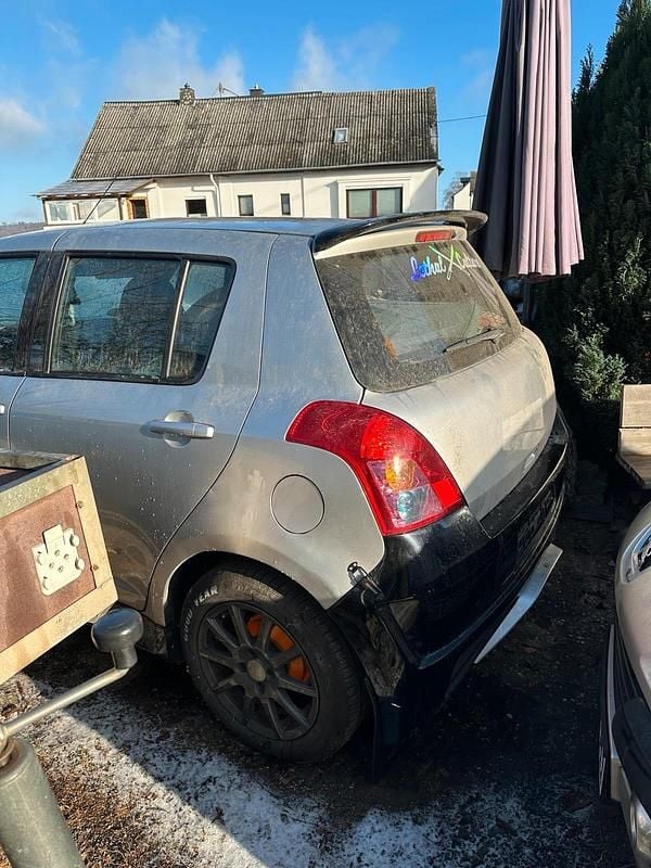 Silber Gebraucht 2009 Suzuki Swift Kleinwagen | 1.700 € (Superpreis) - Bild 1/4