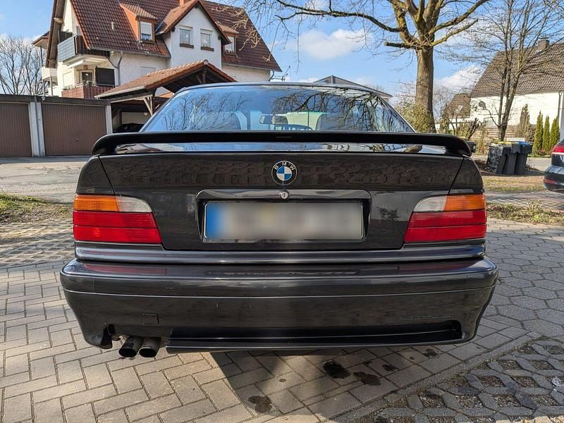 Gebraucht BMW 325 M Sport 192 PS (141 kW) 1992 Schwarz Coupé