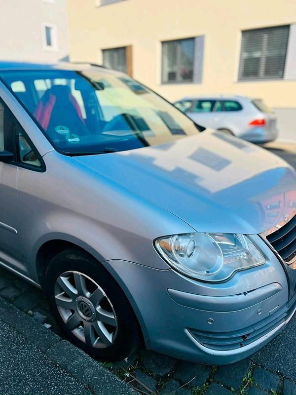 Gebraucht VW Touran 140 PS (102 kW) 2010 Grau Van / Kleinbus