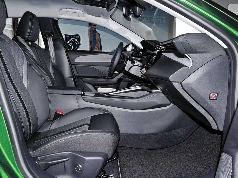 Gebraucht Peugeot 308 Allure 131 PS (96 kW) 2025 Grün Limousine