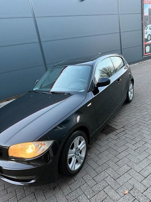 Gebraucht BMW 116 136 PS (100 kW) 2011 Schwarz Kleinwagen