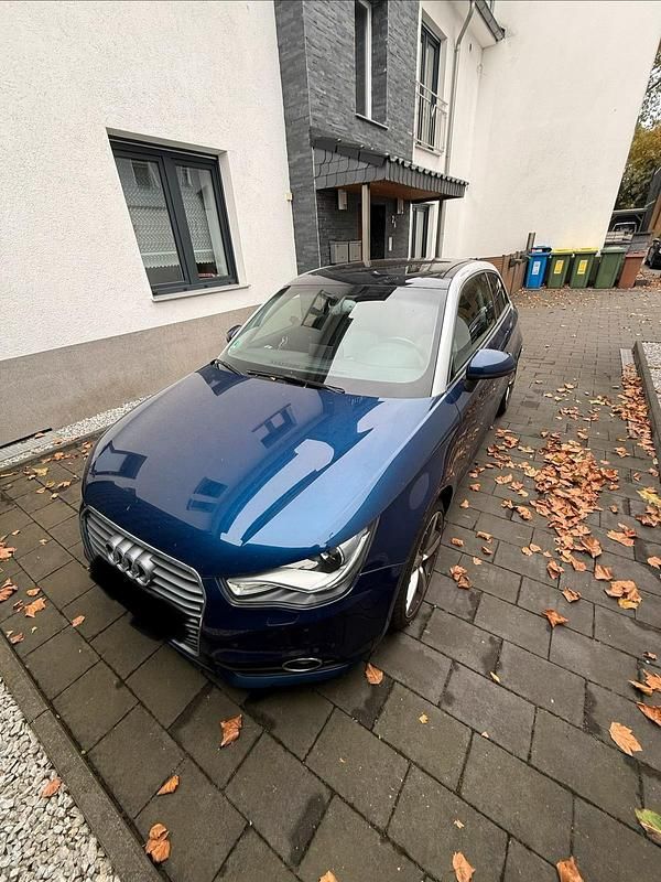 Blau Gebraucht 2012 Audi A1 Ambiente Kleinwagen | 6.499 € (Fairer Preis) - Bild 1/4