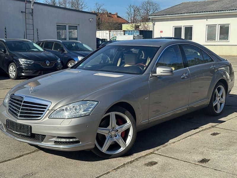 Gebraucht Mercedes S500 435 PS (319 kW) 2012 Gold Limousine