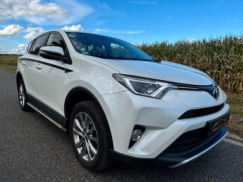 Weiß Gebraucht 2016 Toyota RAV4 Edition SUV | 10.990 € (Fairer Preis) - Bild 1/4