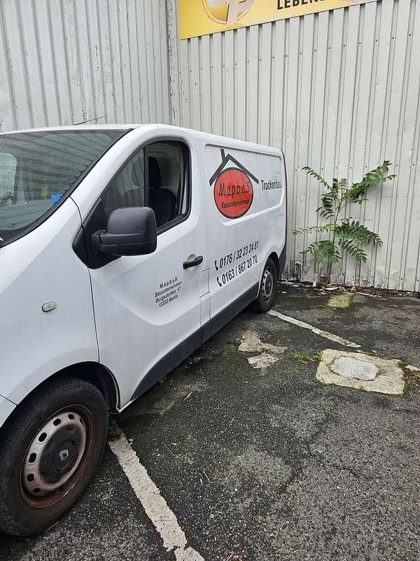 Gebraucht Renault Trafic Basis 90 PS (66 kW) 2015 Weiß Van / Kleinbus