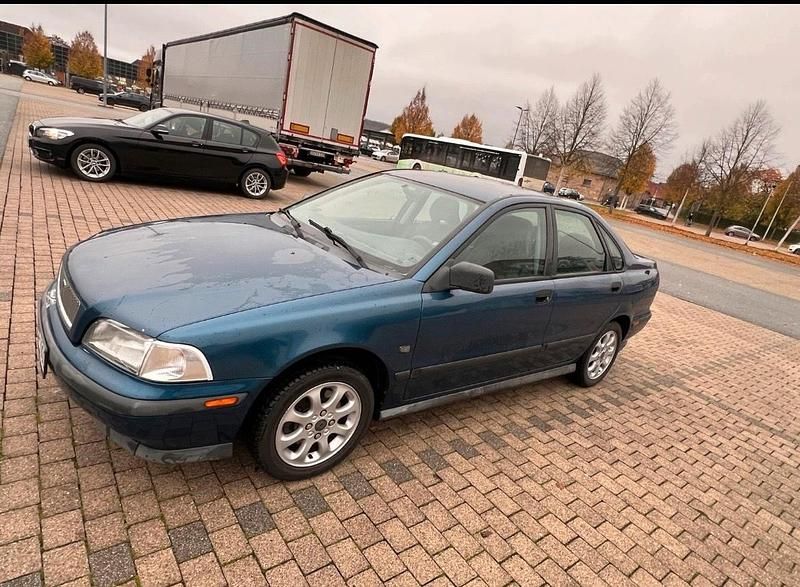 Gebraucht 1996 Volvo S40 Limousine | 900 € - Bild 1/4