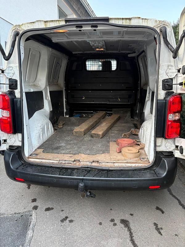 Gebraucht Opel Vivaro 120 PS (88 kW) 2020 Weiß Van / Kleinbus