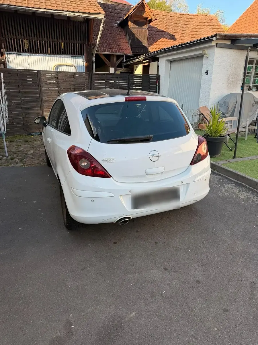 Gebraucht Opel Corsa Edition 90 PS (66 kW) 2010 Weiß Kleinwagen
