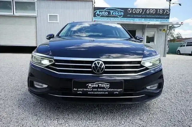 Gebraucht VW Passat 150 PS (110 kW) 2023 Schwarz Kombi
