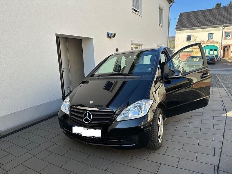 Gebraucht Mercedes A160 95 PS (69 kW) 2011 Schwarz Limousine