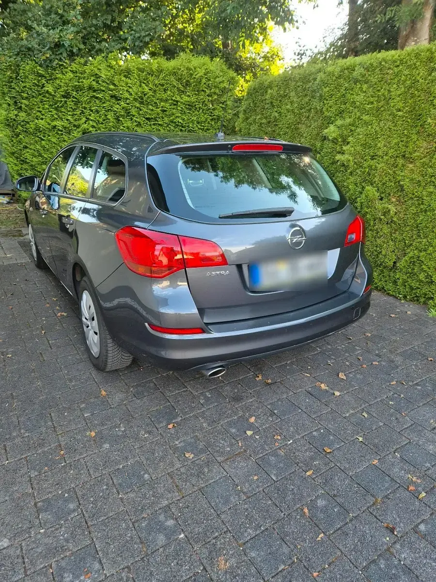 Gebraucht Opel Astra 120 PS (88 kW) 2011 Grau Kombi