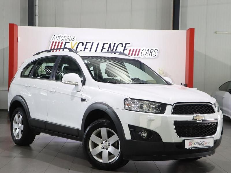 Weiß Gebraucht 2012 Chevrolet Captiva LS SUV | 7.111 € (Fairer Preis) - Bild 1/4