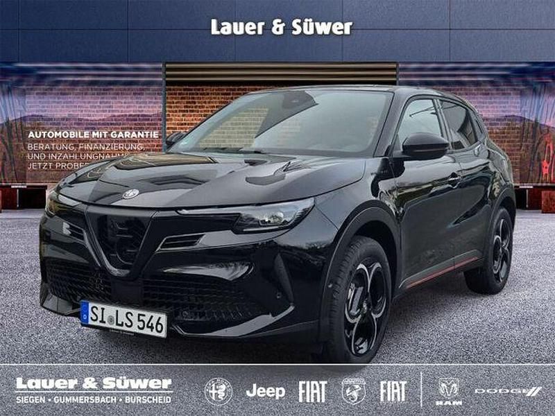 Andere Gebraucht 2024 Alfa Romeo Junior Edizione Speciale Limousine | 34.490 € (Fairer Preis) - Bild 1/4