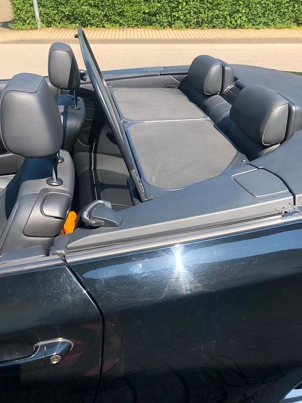 Gebraucht BMW 118 Cabriolet 143 PS (105 kW) 2010 Schwarz Cabrio