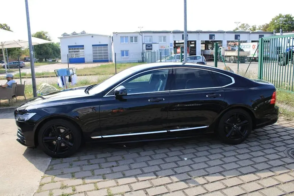 Second-hand Volvo S90 Inscription 150 CP (110 kW) 2019 Negru Berlinǎ