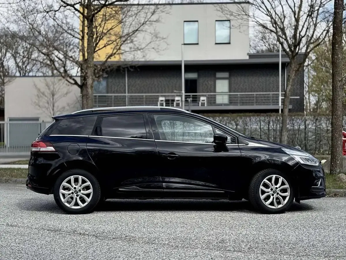 Gebraucht Renault Clio GrandTour Intens 90 PS (66 kW) 2018 Schwarz Kombi